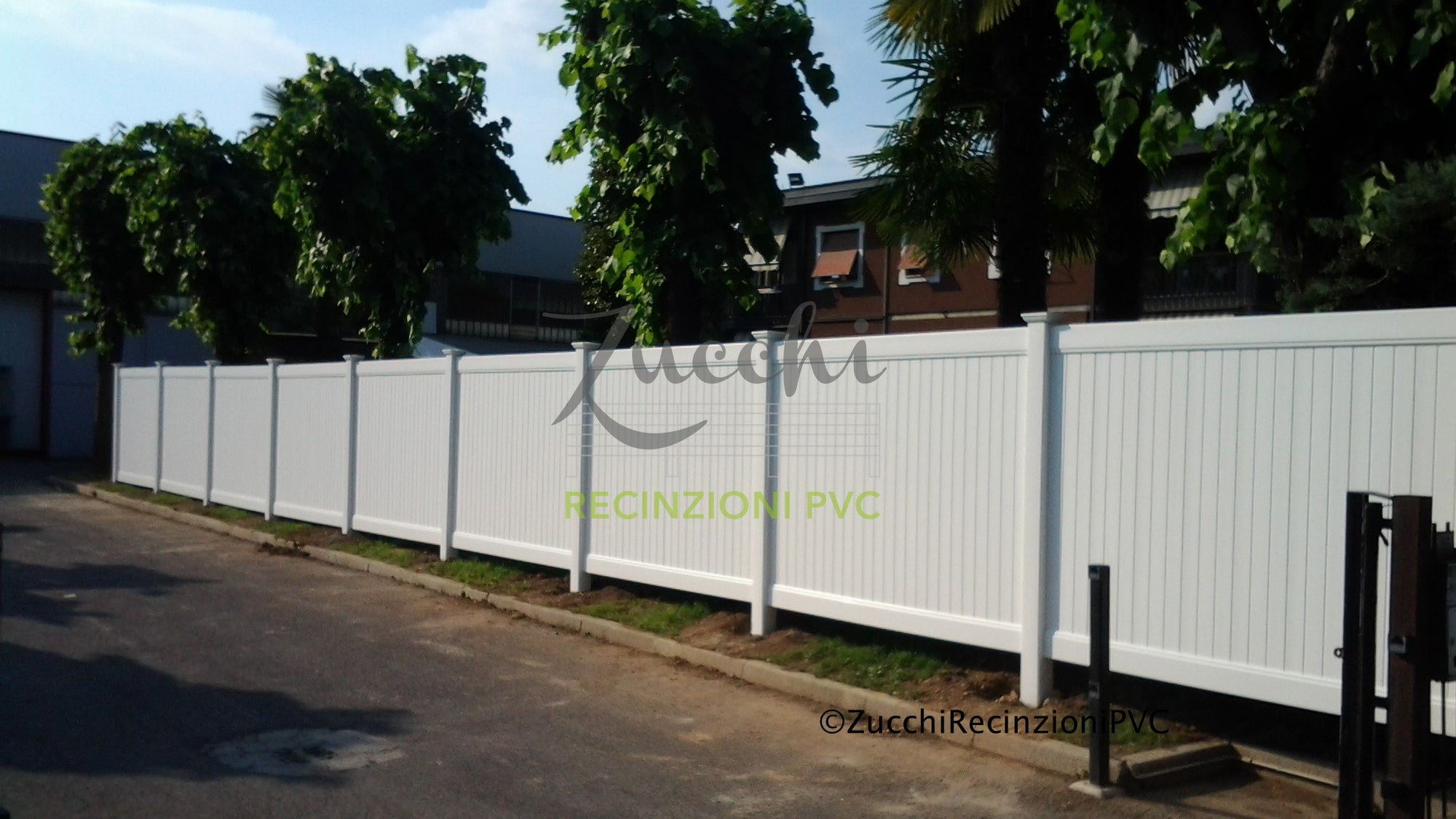 Closed PVC Fences: for maximum Privacy and Intimacy