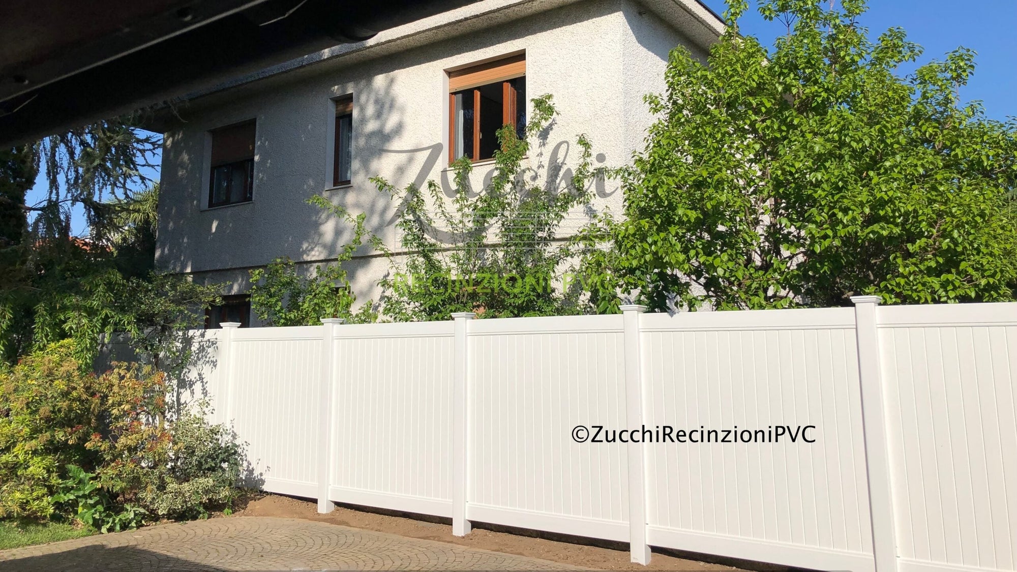 Closed PVC Fences: Style and Privacy for Your Outdoor Spaces