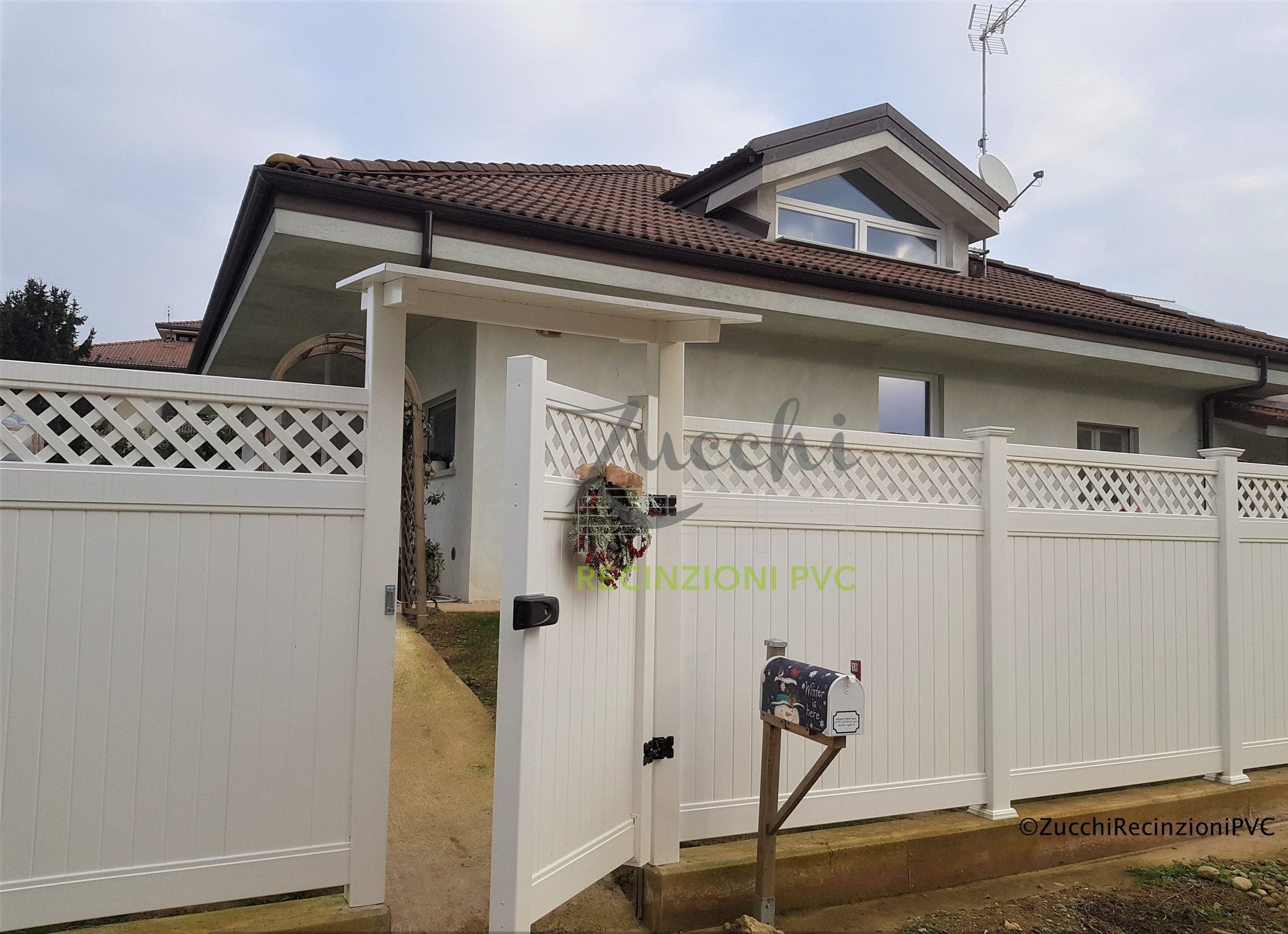 Outdoor PVC Fences: Elegance and Durability