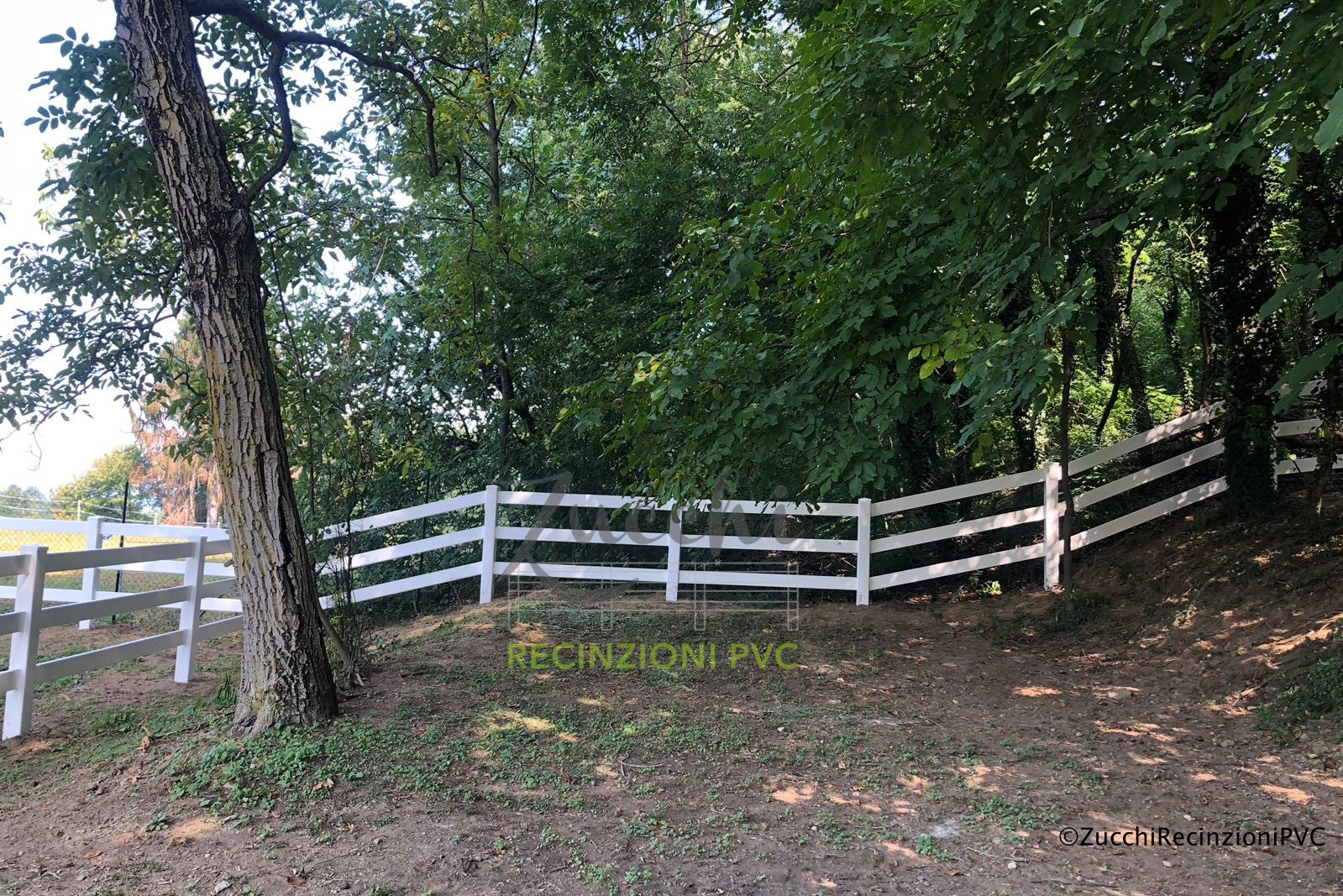 5 Smart Fencing Solutions for Sloped Gardens