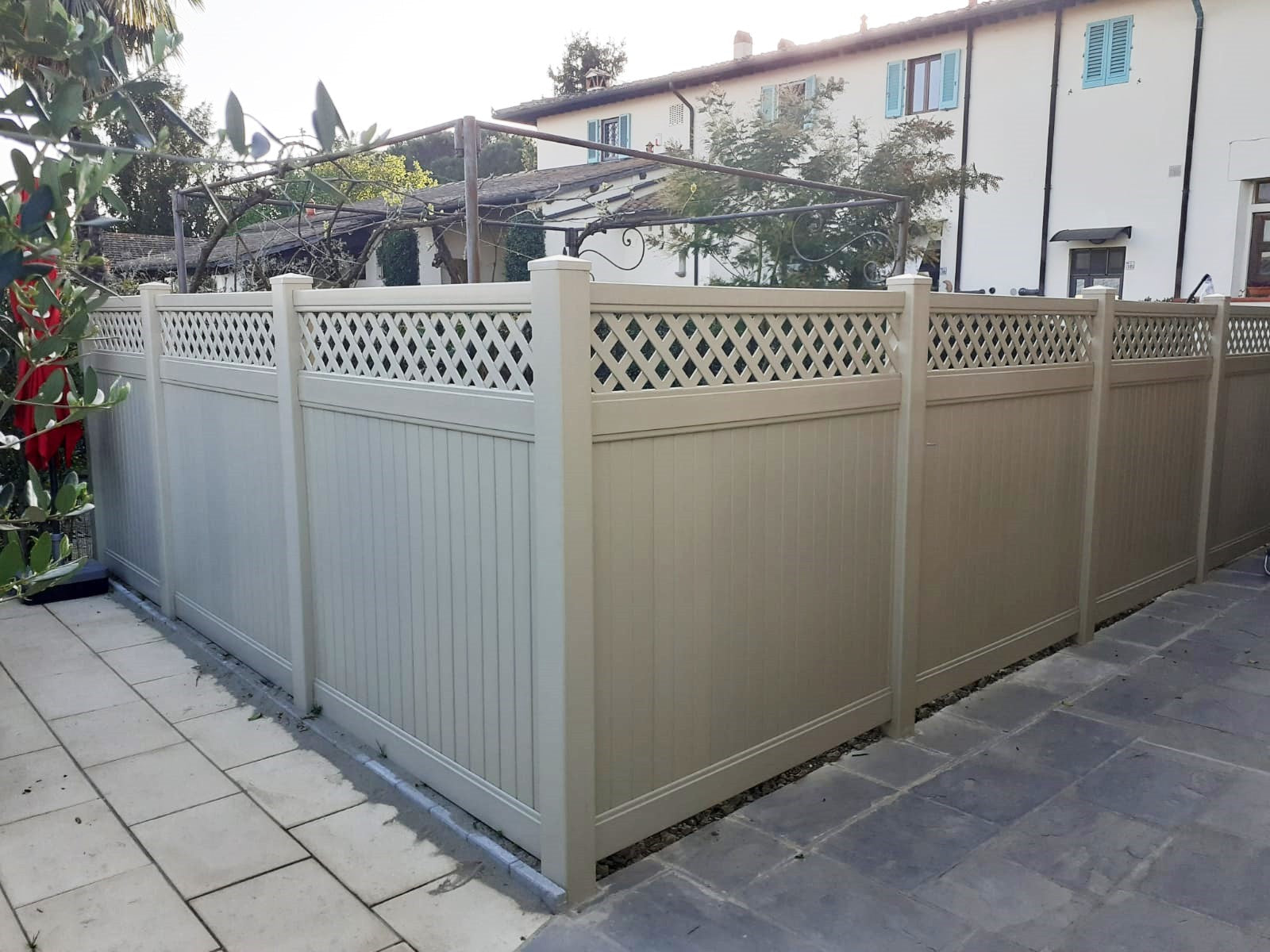 Fence Privacy Screens: Privacy and Aesthetics
