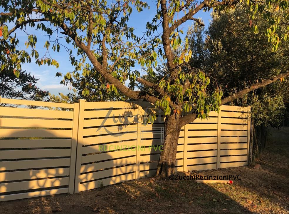 White PVC Fencing: Elegance and Functionality