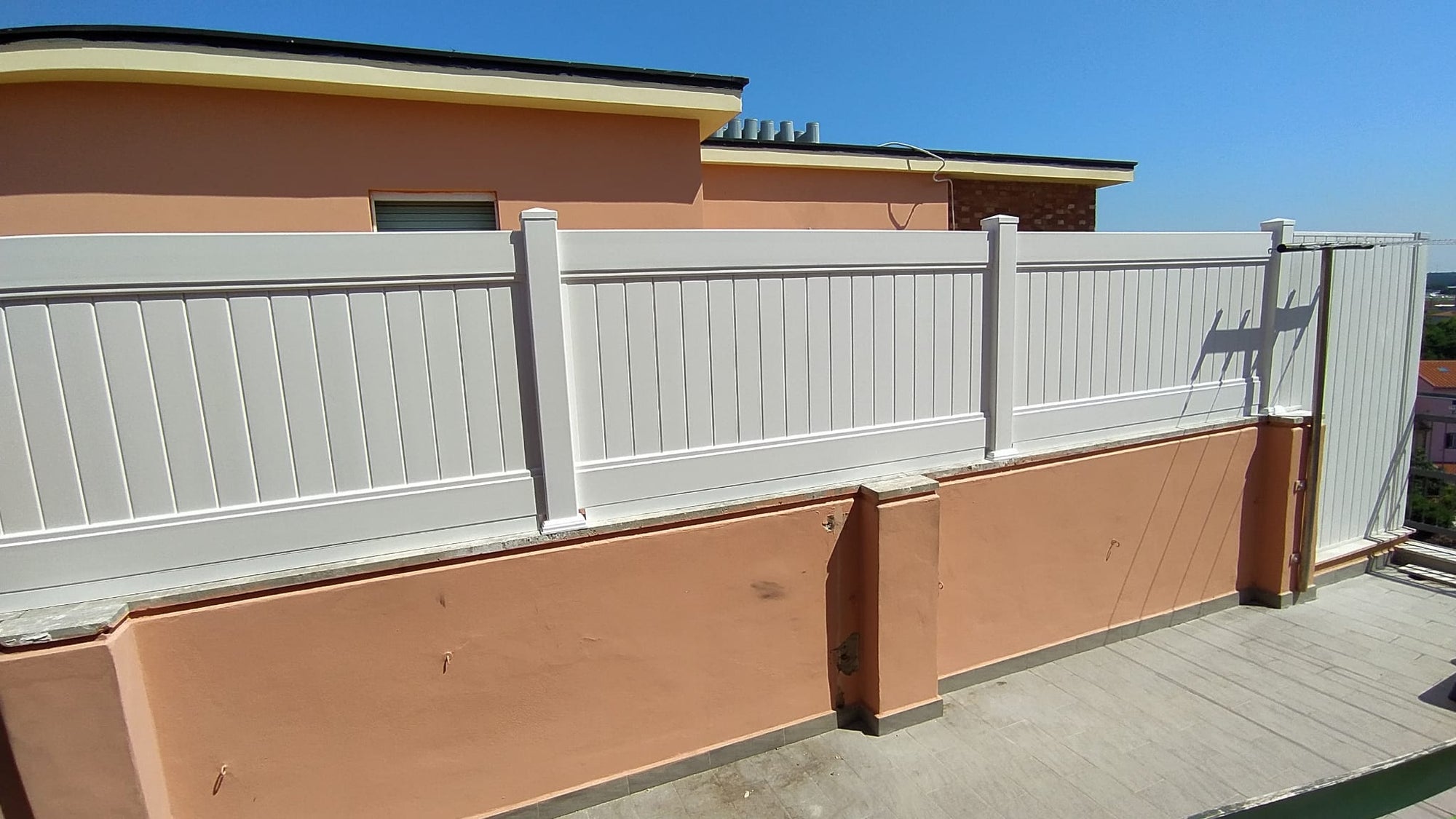 Garden Fencing with Modular Panels